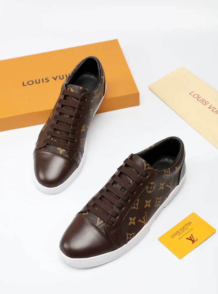 Factory price: 360💰LV official website popular series🔥🔥: 2 production, selected high-end imported cowhide, sheepskin lining sheepskin pads, paired with Louis Vuitton Monogram Ecli men's shoes 💰se canvas and pure black rubber soles, the ultimate simple design, the perfect interpretation of the latest inspiration for shoes, the integration of classics and fashion, high-end quality, worthy of your possession. The bottom car line will never be unglued🏆🏆🏆Welcome all sellers to sell in the picture above. We can send one piece on behalf of you. The code number is 38-44 (45 codes can be customized)